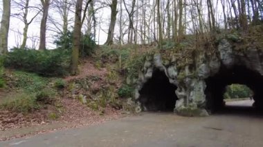 Gent, Belçika 'daki Citadel Parkı' nda yürüyen birinin FPV 'si.