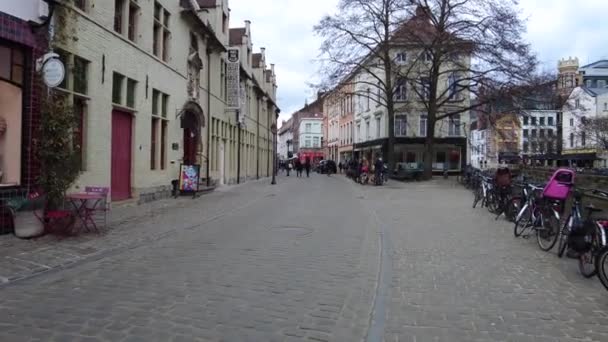 Fpv Una Persona Caminando Por Las Calles Gante Bélgica — Vídeo de stock