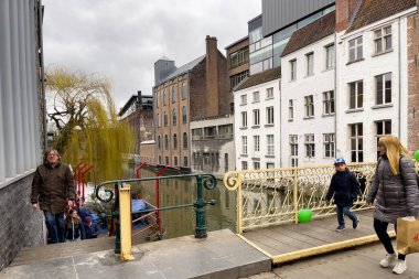 Gent, Belçika 'da sokakta yürüyen yayalar.