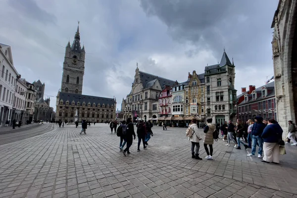 Turyści Spacerujący Placu Sint Baafsplein Gandawie Belgia — Zdjęcie stockowe