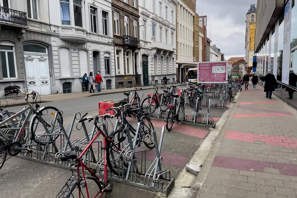 Ein Bus Mit Vielen Fahrrädern Straßenrand Gent Belgien — Stockfoto