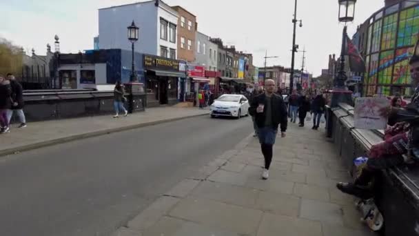 Turisti Che Camminano Strada Nella Città Camden Londra Regno Unito — Video Stock