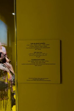 Rabat, Fas 'taki Ulusal Mücevher Müzesi' nde tam bir at eyeri.