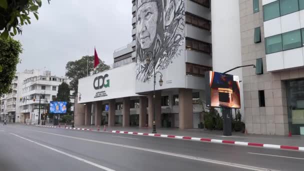Coches Conducción Carretera Rabat Marruecos — Vídeo de stock