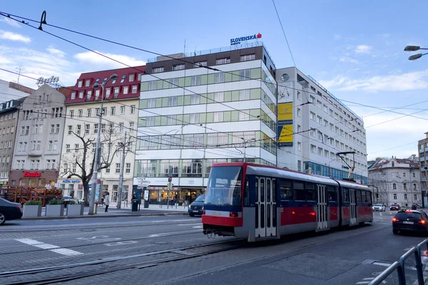 Moderní Tramvaj Silnici Vídni Rakousko — Stock fotografie