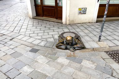 Bratislava, Slovakya 'daki Kanalizasyon İşçisi Cumil