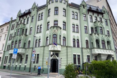 Bratislava, Slovakya 'daki güzel eski yeşil bina