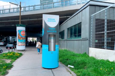 Avusturya, Viyana 'da caddede bedava içme suyu istasyonu