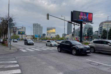 Bratislava, Slovakya 'da arabalar sürüyor