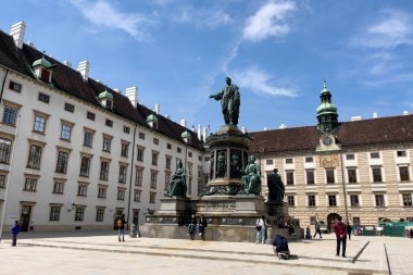 Avusturya, Viyana 'da Kaiser-Franz Denkmal heykeli