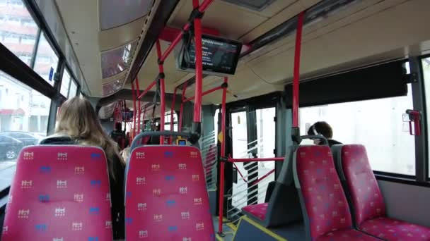 Interior Autobús Moderno Bratislava Eslovaquia — Vídeo de stock