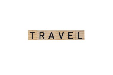 Sözcük beyaz arka planda tahta harflerle dolaşır. Dinlenme, tatil, tatil, fotokopi alanı, plaj, iş yeri, yaşam tarzı, turizm, uçuş, poster, yaz, kart, deniz, tur, yazı, işaret.