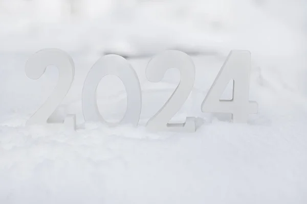 Números 2024 Soporte Madera Nieve Todo Blanco Año Nuevo Concepto —  Fotos de Stock