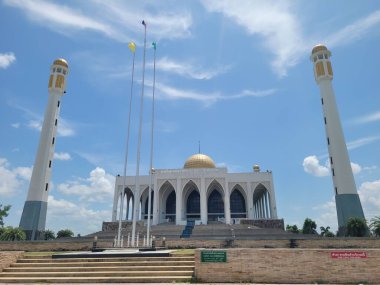 Hat Yai, Songkhla, Tayland - 1 Ekim 2024: Songkhla Merkez Camii. Tayland seyahati