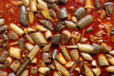 Muz Kökü Köri ya da Gulai Batang Pisang 'a yakın çekim. Malezya yemeği. Malezya Lezzetleri