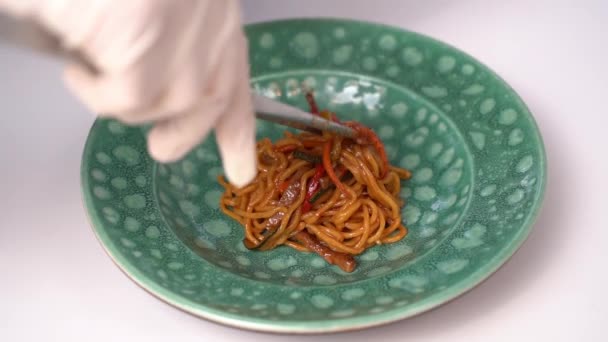 Chef Lays Out Spaghetti Plate Restaurant — Video