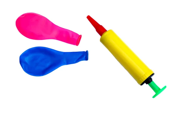 Renkli Balonlar Hava Pompası Havayı Balona Şişirir Beyaz Arka Planda — Stok fotoğraf