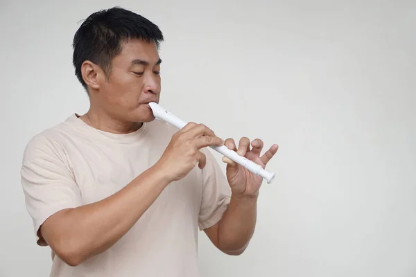Hombre Asiático Está Tocando Flauta Instrumento Musical Concepto Música Amor — Foto de Stock