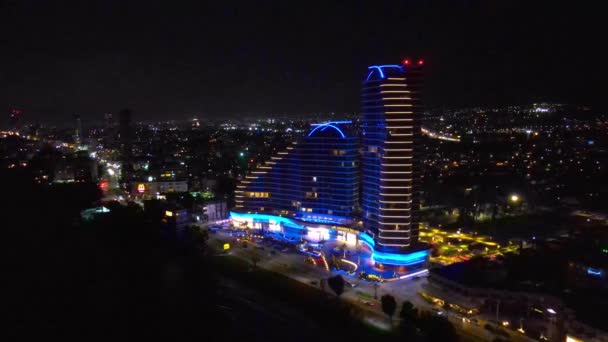 Лимассол Ночью Воздушные Ночные Виды Cyprus Cityscape Иллюминированными Небоскребами Современным — стоковое видео