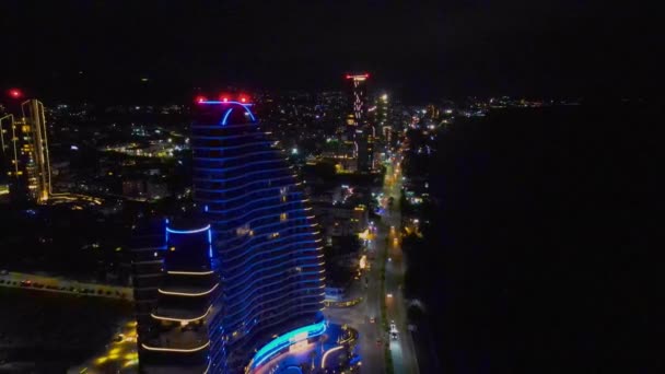 Geceleyin Limasol Cyprus Hava Gecesi Görüntüleri Aydınlanmış Gökdelenler Modern Mimari — Stok video