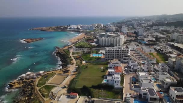 Hotels Der Küste Von Protaras Zypern Luftaufnahme Sandstrand Und Türkisfarbenes — Stockvideo