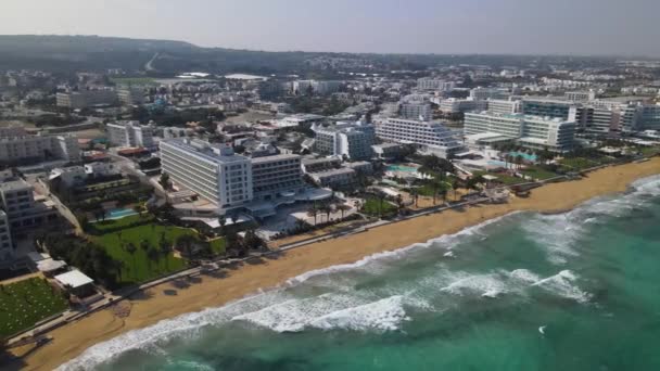 Hoteles Costa Protaras Chipre Vista Aérea Playa Arena Agua Turquesa — Vídeos de Stock