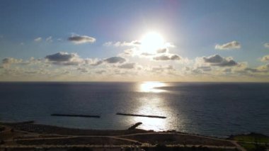 Kıbrıs Rum Kesimi 'nin Paphos kentinde deniz batımının hava manzarası