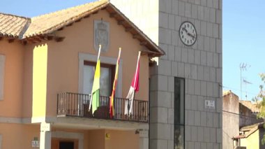 Las Ventas 'taki belediye binasının tepesinde Pea Aguilera, Toledo - 846