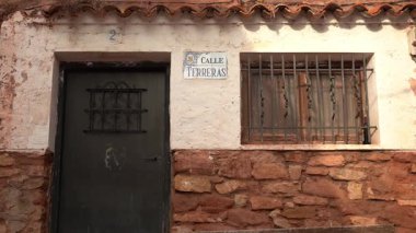 Checa, Guadalajara 'da bir evin cephesi, Dağ' da gömülü - 963