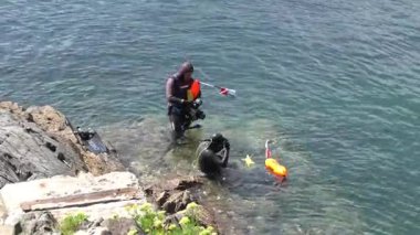 Bir Sualtı Fotoğraf Oturumunu Toplayan Dalgıçlar - 1119