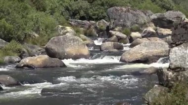 Galiçya 'daki Tambre Nehri' nin Akan Suyu - 1680