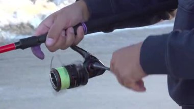 Kibar Dalgalarla Sahilde Balıkçı Döküm Hattı Görünümü - 1699