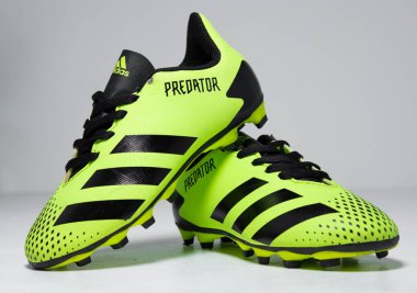 Kent, Uk 01.01.2023 Adidas Predator 20.4 FxG Jr. Futbol ayakkabıları yeşil çocuklar. Nadir görülen sınırlı sayıda genç spor ayakkabıları yeşil ve siyah spor ayakkabıları. ikonik futbol ayakkabıları.