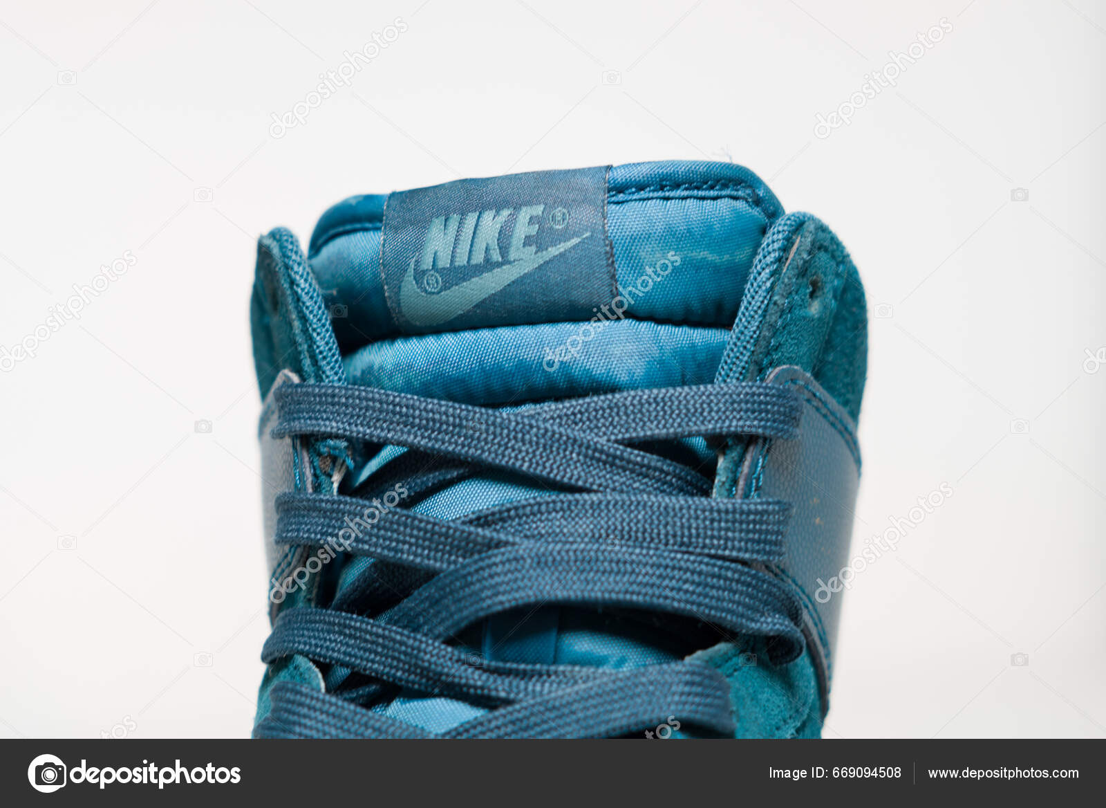 Kent 2023 Nike Dunk Sky High Wedge Womens Trainers Teal – Stock Editorial  Photo © danny.dannyallison.co.uk #669094508