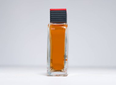 Kent, Uk 01.01.2023 Kahraman yeni klasik faberge kahraman tasarımcı tıraş losyonu 1988-75 ml şişe çok nadir bulunur. Parfüm ve parfüm. Tıraş olduktan sonra koyu kahverengi bir vücut..