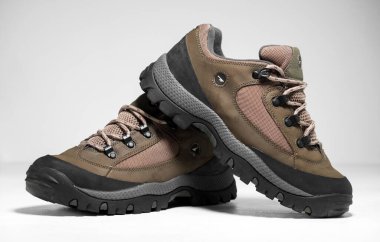 Kent, Uk 01.012023 Hi Tec Su geçirmez Yürüyüş Ayakkabı Boyutu Kadın Aralığı Modeli. Kadınlar ve erkekler, yürüyüş botları. Ağır iş prim yürüyüşü ve keşif ayakkabıları.