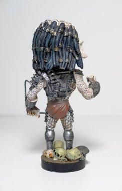 Kent, Uk 01.01.2023 oyuncak şahıs, uzaylı canavar, kafa sallayan, koleksiyon yapılabilir biblo. Ünlü filmlerden nadir bulunan neka ölçekli modeller. Tehlikeli avcı avcıları uzaydan gelen avcıları avlıyor..