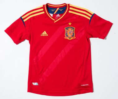 Kent, İngiltere 01.01.2023 adidas İspanya 2011-12 Uluslararası Ev Tişörtü Avrupa Futbol Takımı. Antika futbol kulüpleri ana kara Avrupa.