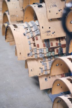 Tahta Düz ve Rotary Die Ejection Lastik Kurulum Rotary Kesme Ölümleri, Döner silindir için ahşap şablonlar ölüm atımı.