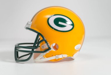 Londra, İngiltere, 09.09.2022 resmi NFL Green Bay Packers mini kaskı LYNN DICKEY # 12 defans oyuncusu tarafından imzalandı. Antika spor oyuncuları ve mallar. Amerikan futbol taraftarları.