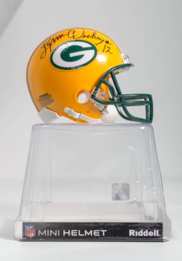 Londra, İngiltere, 09.09.2022 resmi NFL Green Bay Packers mini kaskı LYNN DICKEY # 12 defans oyuncusu tarafından imzalandı. Antika spor oyuncuları ve mallar. Amerikan futbol taraftarları.