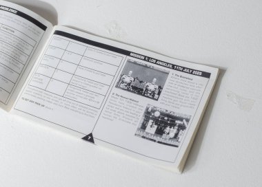 Londra, İngiltere, 05.03.2021 T2 Terminator 2 oyun sega mega drive video oyunu talimatları beyaz stüdyo arka planında izole edildi. 1990 'lardan kalma Retro ve Vintage konsol oyunu. 