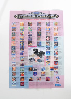Londra, İngiltere, 05.05.2020 Klasik Sonic The Hedgehog Poster Sega Megadrive 1990 'lar. Sega Megadrive 'in tanıtım posteri. Eski tip video oyunları.