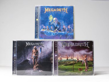 Londra, İngiltere, 23 / 07 / 2019 Megadeth - Yenilenmiş CD paketi X3 düzeltilmiş ve yeniden düzenlenmiş. Megadeath rock ve metal müzik.