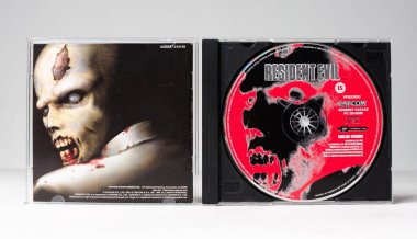 Lodnond, UK 05 / 05 / 2019 Resident Evil bilgisayar oyunu Capcom. 1990 'larda piyasaya sürülen eski ve ünlü bir video oyunu. Zombi temalı oyun. Bulmaca oyunu.