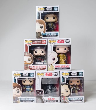 LONOND, İngiltere, 05 / 05 / 2020 Funko Pop! Yıldız Savaşları oyuncak koleksiyoncusu figürleri, jyn ergo, lider snoke, baze malbus, bb 9 e, Kaptan Cassian and or ve aguilar. Pop figürü klasikleri.