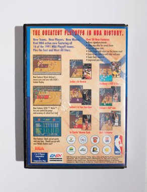 Londra, İngiltere, 02.03.2021 Sega Megadrive Genesis 16 bit Orijinal antika eski oyun kurucu Bulls Lakers ve NBA Playoffları (Sega Genesis) Basketbol Maçı 1991
