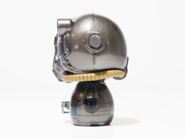 Kent, UK, 01.01.2024 A Funko Dorbz Radyoaktif Zırh 104 Action Figure Toy serpinti filmi. Radyoaktif film oyunu ve televizyon dizisi figürleri. oyun ticareti.