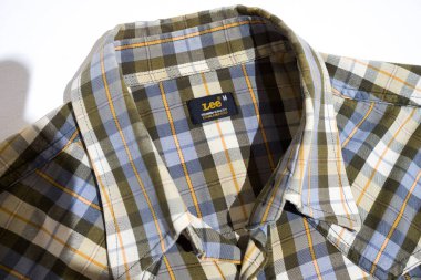 Kent, Uk 01.01.2023 Lee Vintage Mens Ekoseli Batılı Kovboy Düğmesi Tişörtü Orta Boyut. Çiftlik ve kovboy kıyafeti. Klasik Amerikan tarzı..