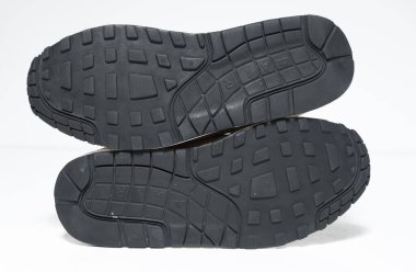 Kent, Uk 01.01.2023 Desert Ore Nike hava maksimum 1 retro klasik spor ayakkabıları. Nike sporu ve sokak sporu şık spor giysileri giyer. Nike Hava Azami.